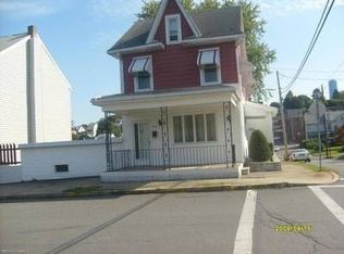 1252 W Spruce St, Coal Township, PA