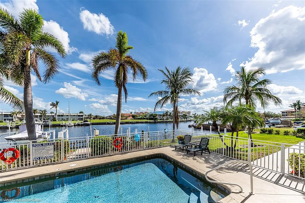 3 bed, 2.0 bath, 1501 sqft, $4,000 — Photo 3