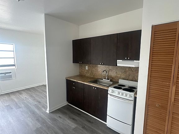4th image of 1274 W Flagler St #310