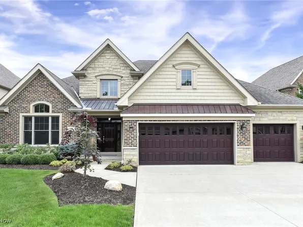 32509 Breakers Blvd, Avon Lake, OH 44012