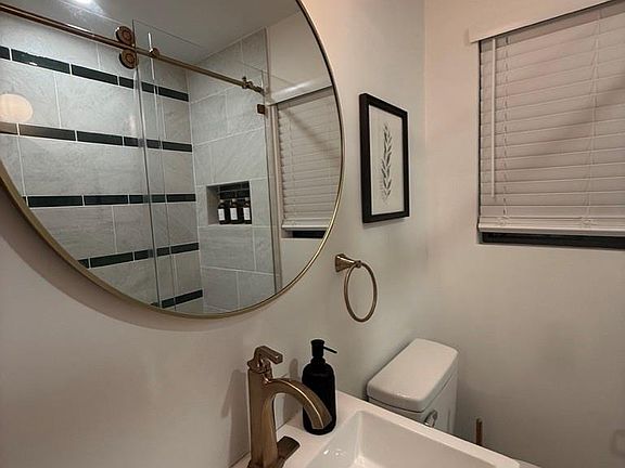 2nd image of 5844 Darling St APT 4