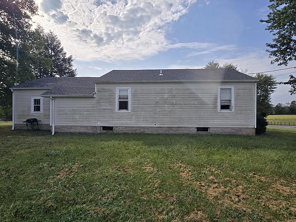 4th image of 1592 Flat Lick Rd