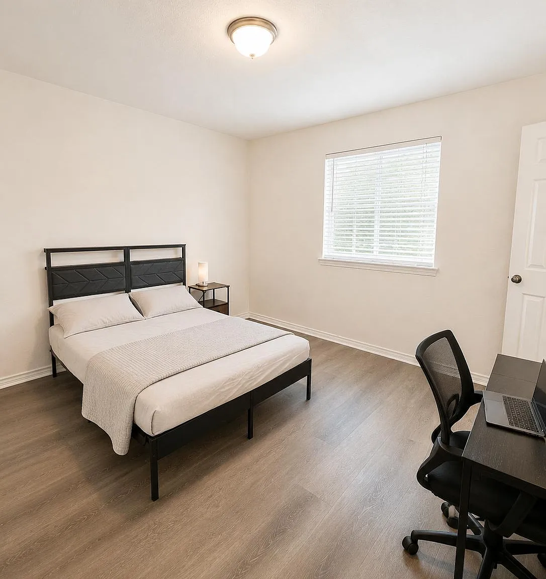 4 bed, 3.0 bath, 2771 sqft, $1,018 — Photo 1