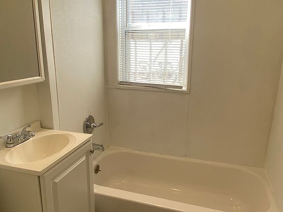 3rd image of 1310 W 116th St APT 4