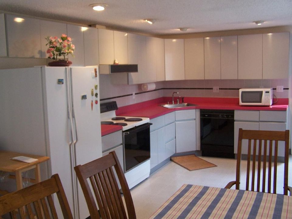 2nd image of 1 Markle Cir