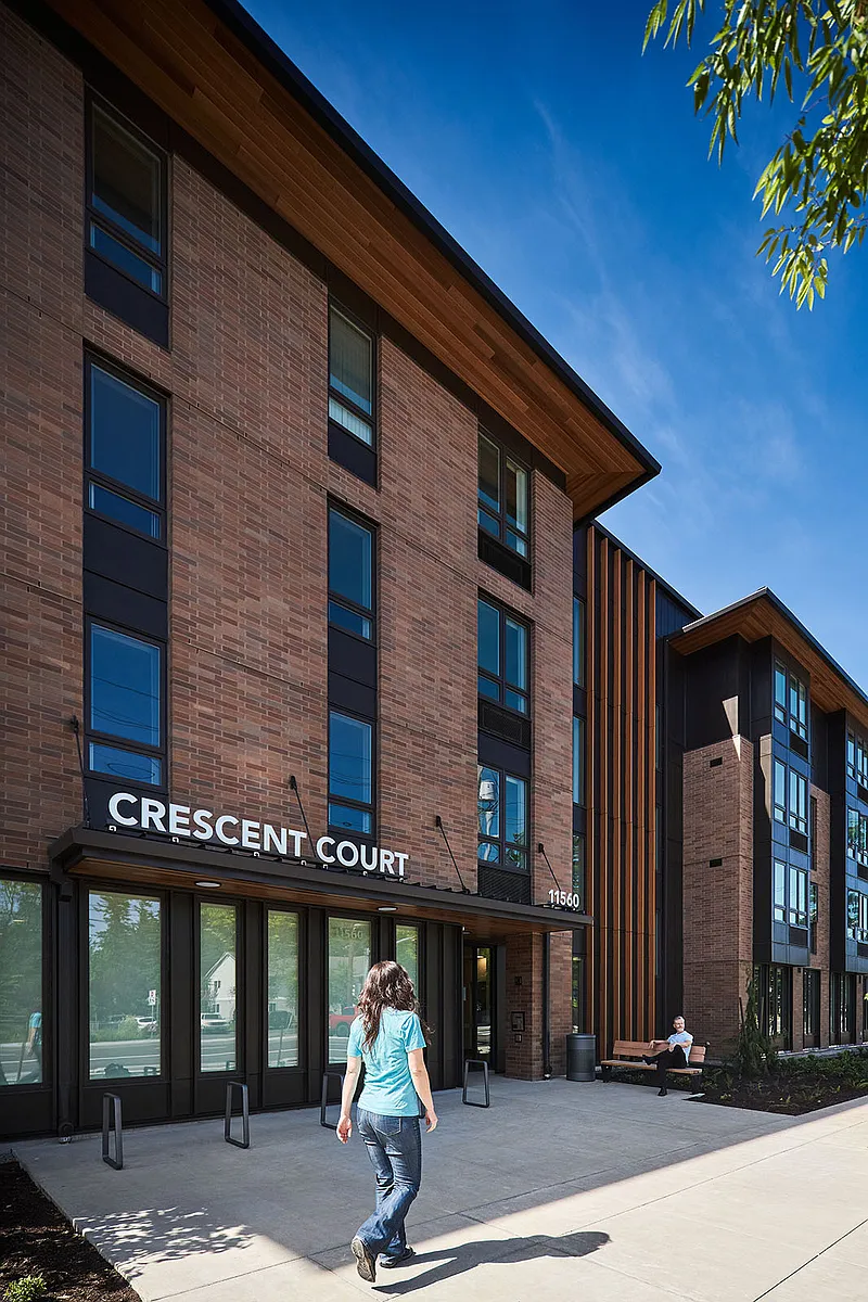 Building Photo - Crescent Court