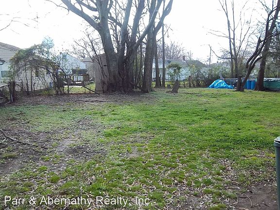 2nd image of 1106 Buren St