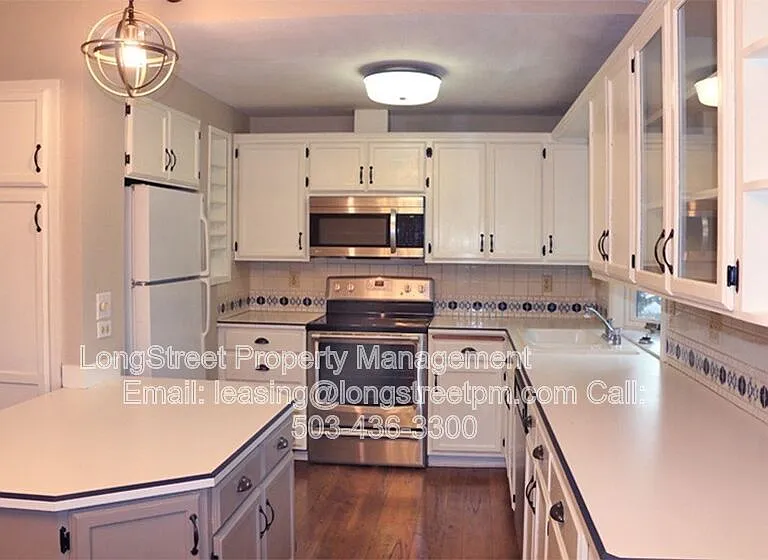 1692 SW Reed Pl — Photo 9