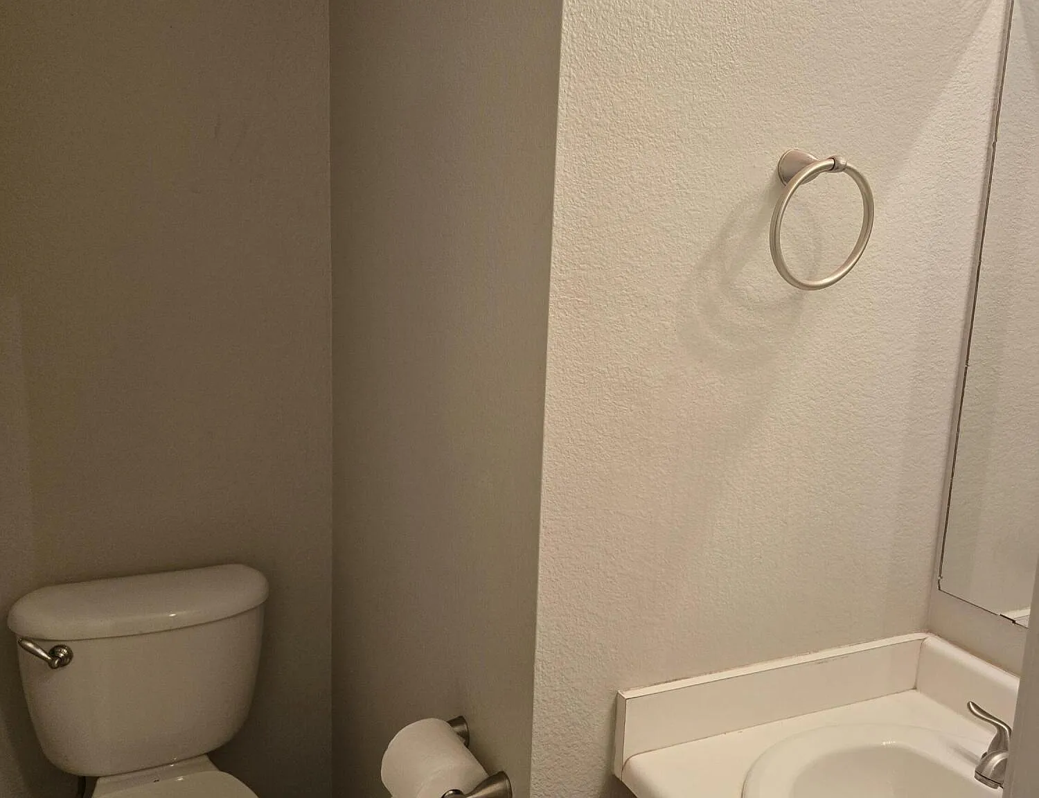 3 bed, 2.5 bath, 1255 sqft, $1,750 — Photo 4