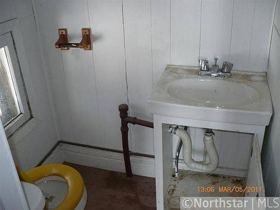 5th image of 336 County Road B2 W