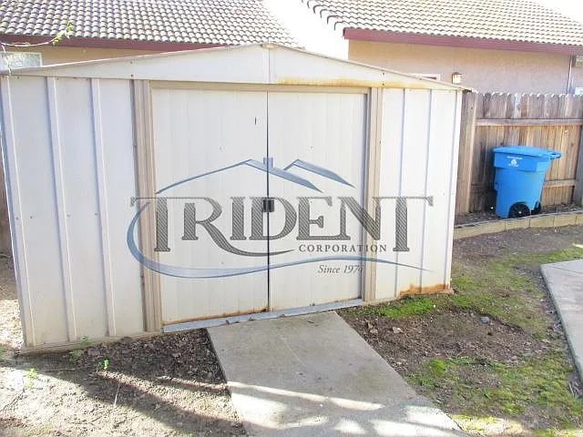 1902 Autumnwood Dr — Photo 23