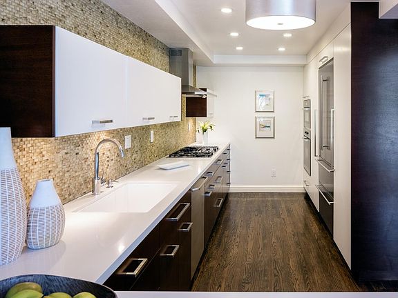 5th image of 696 Sand Hill Cir