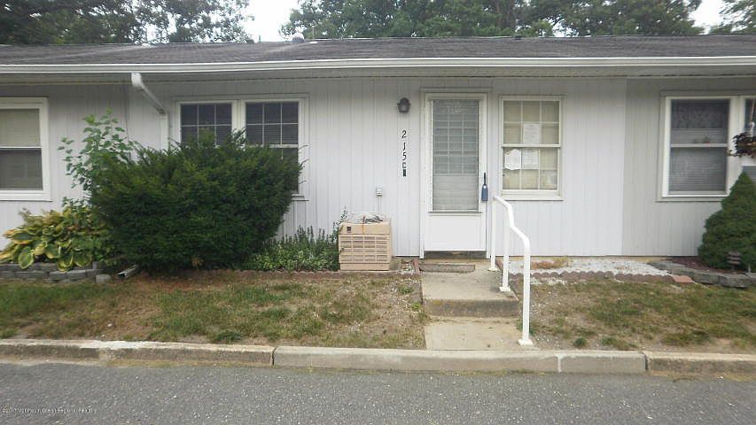 1st image of 215C Buckingham Ct
