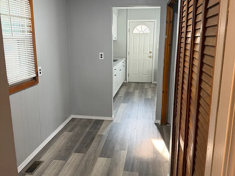 6139 Hampden St — Photo 14