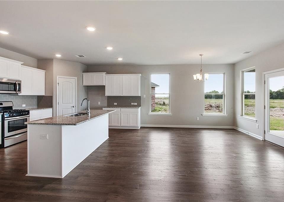 2nd image of 2216 N Lake Michele Cir