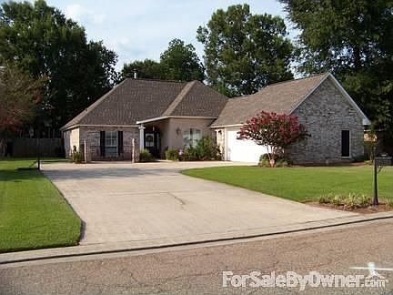 1st image of 1435 Basswood Dr