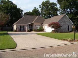 1435 Basswood Dr, Denham Springs, LA 70726