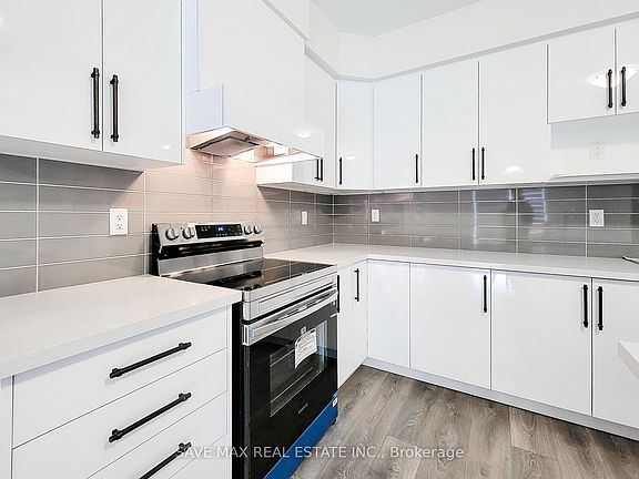 3rd image of 62 Hitchman St
