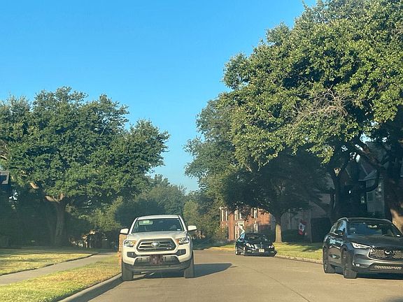 4th image of 2612 Suntree Ln