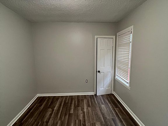2nd image of 670 Orchard St #1
