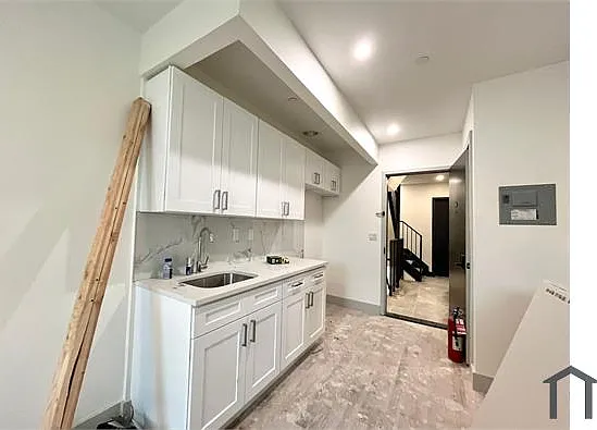 1020 Rutland Rd #2B — Photo 2