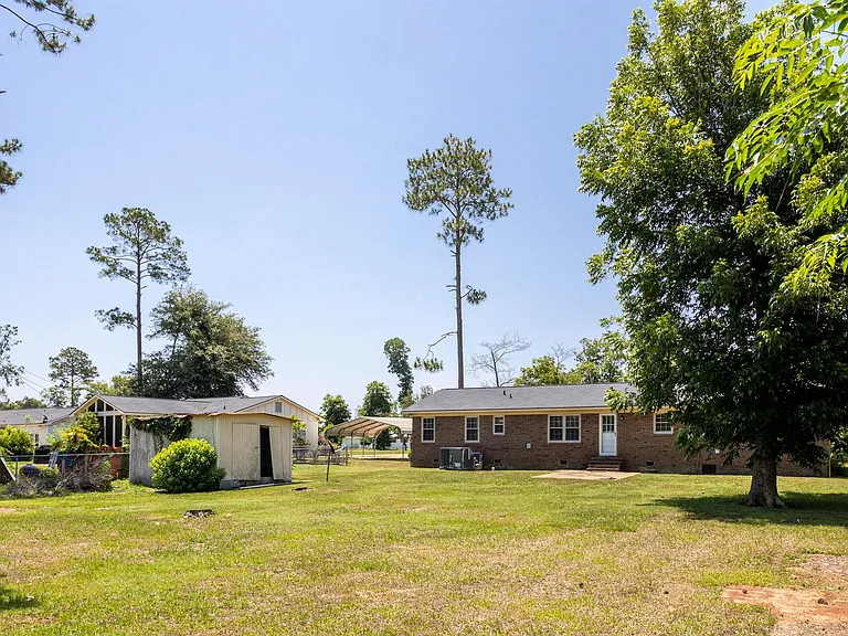 407 Holly Dr — Photo 4