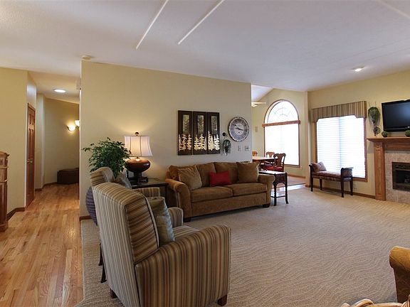 4th image of 234 Sandahlwood Cir