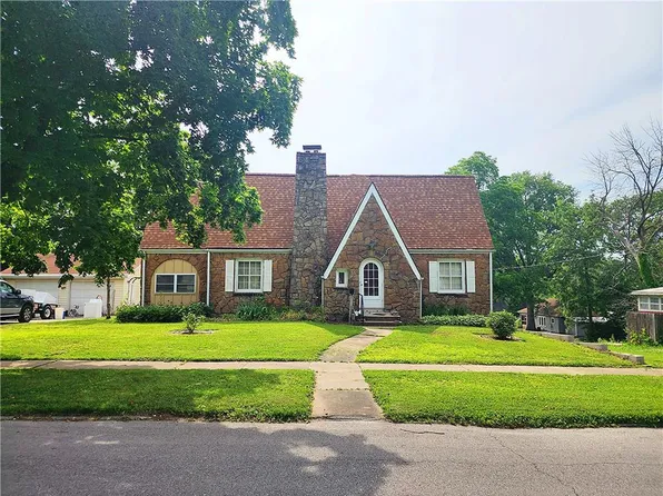 607 N Main St, Carrollton, MO 64633