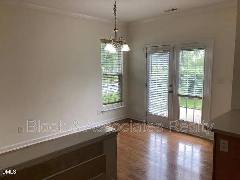 8346 Glenwood Springs Ct — Photo 7