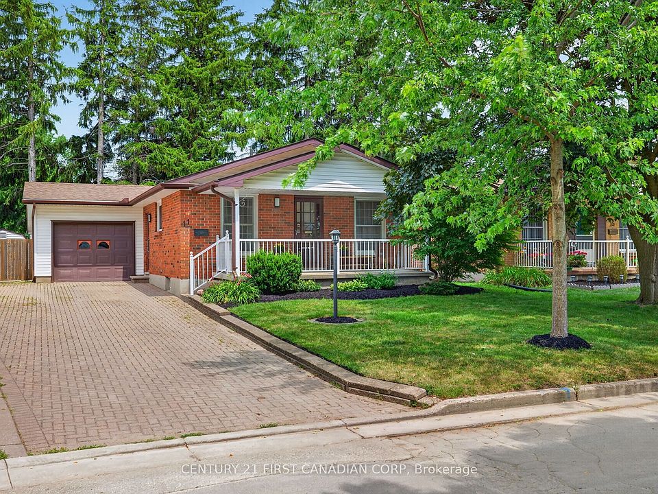 1st image of 11 Cornell Cres
