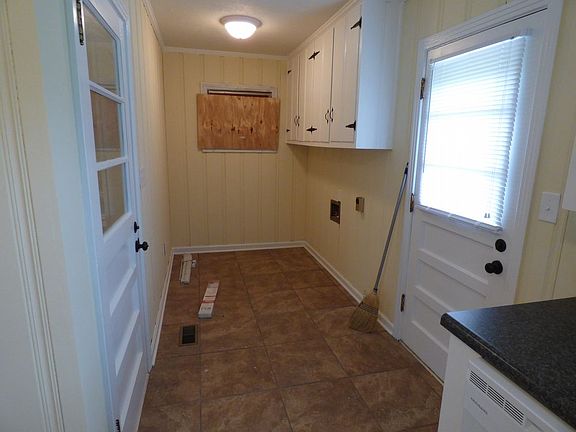 4th image of 1721 Wellington Dr