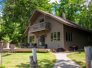 715 E Edenville Lake Rd, Hope, MI 48628