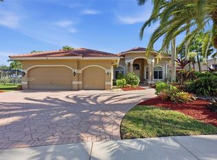 2442 Poinciana Ct, Weston, FL 33327