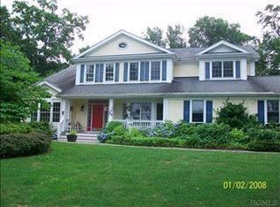 33 Dutch Hill Dr, Carmel, NY 10512