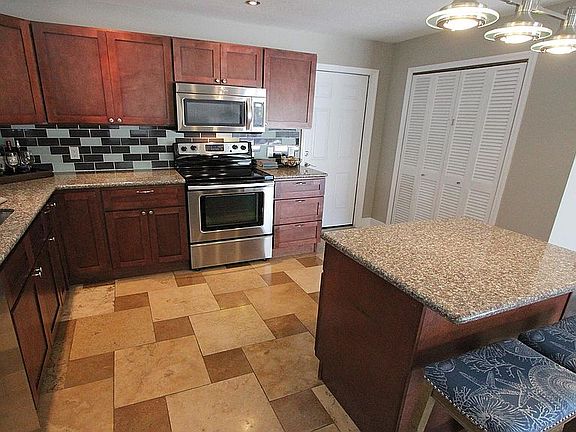 5th image of 1673 Arbor Dr
