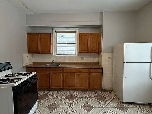 2nd image of 845 S 15th St #1A