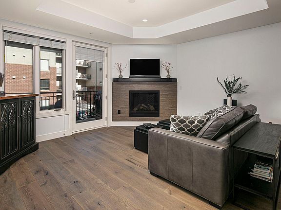 Gas fireplace