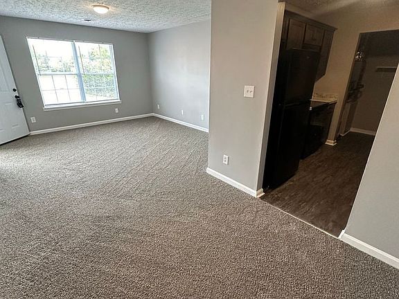 5th image of 3885 Northeast Dr APT H