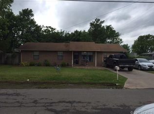 117 SE 2nd St, Checotah, OK 74426
