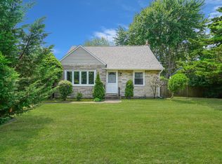 108 Foster Blvd, Babylon, NY 11702