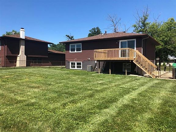 2nd image of 416 Briarwood Ln