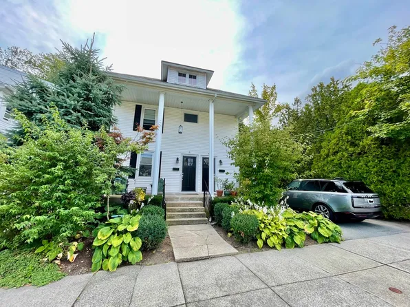 88 Oak Hill Ave Floor 2, Pawtucket, RI 02860