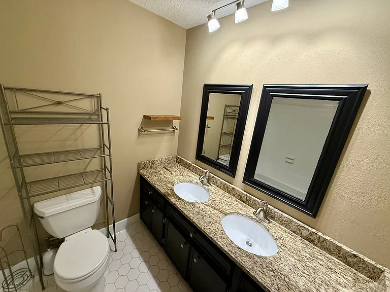 2370 Clematis Trl — Photo 11