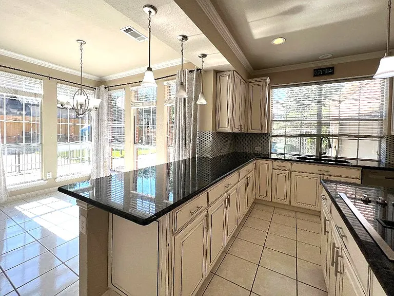 4133 Williams Ct — Photo 2