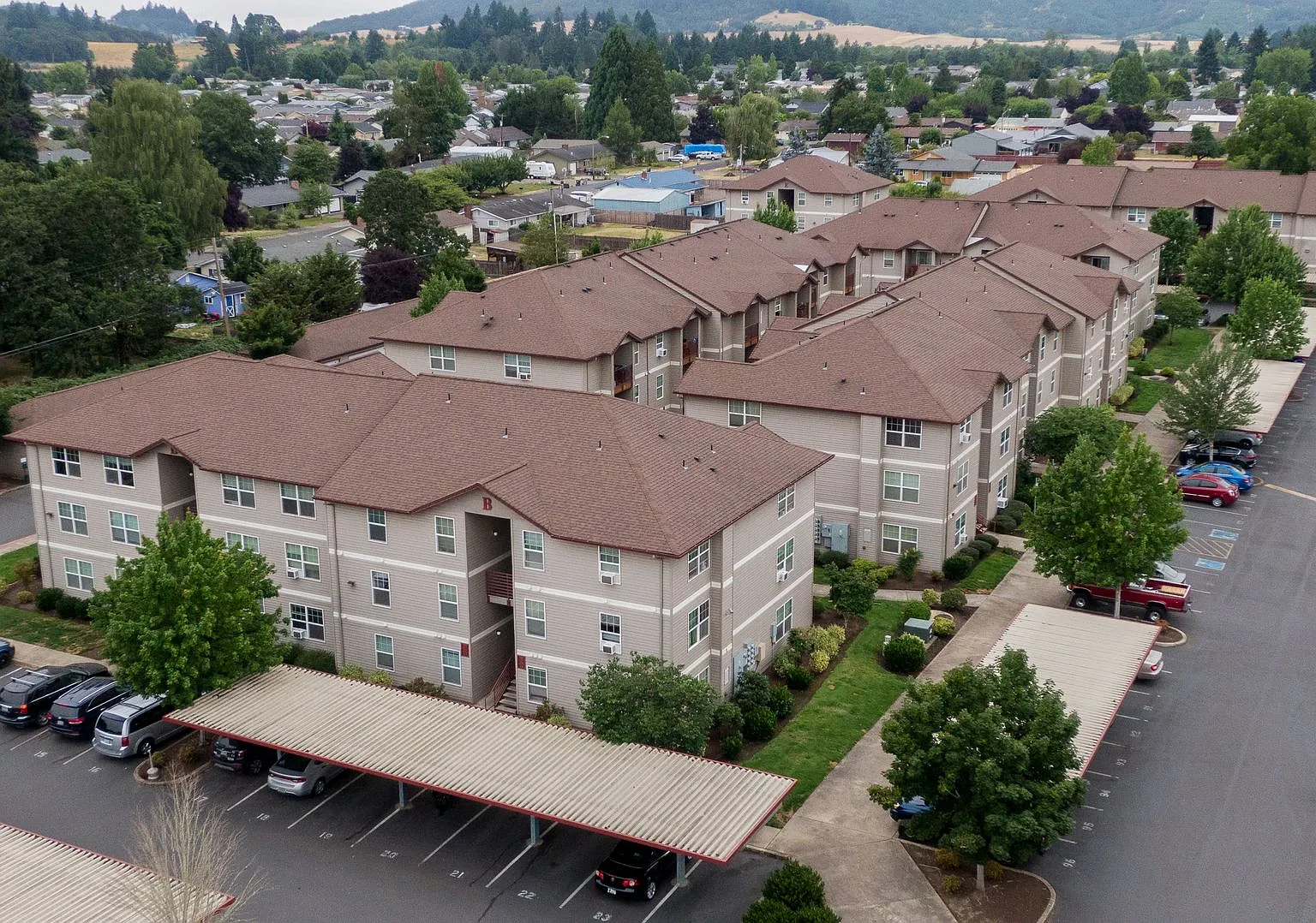 Parkside Apartments — Photo 1