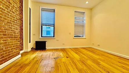 Rented by HOLTON REAL ESTATE INC.