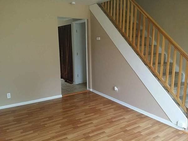 2nd image of 912 W Main St APT 4