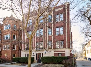 1112 Grove St APT 3B, Evanston, IL 60201