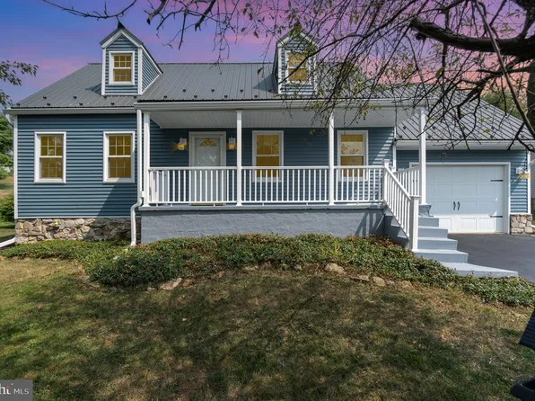 28 Middle Ave, Jonestown, PA 17038