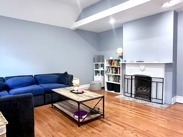 613 Lathrop St — Photo 3